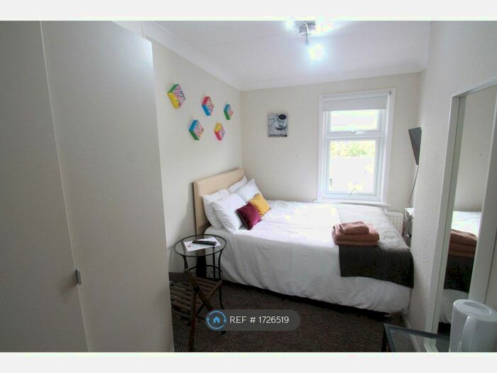 Studio To Rent In Pinner Road, Harrow, HA1