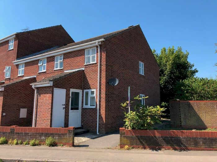 1 Bedroom Flat To Rent In Caernarvon Road, Chichester, PO19