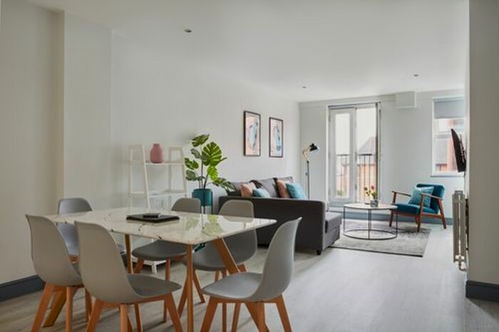 2 Bedroom Flat To Rent In - Crown Street, Reading, RG1