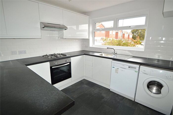 3 Bedroom Detached House To Rent In Wedgwood Way, London, SE19