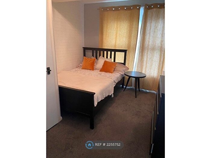 1 Bedroom Flat To Rent In Watchetts Road, Camberley, GU15