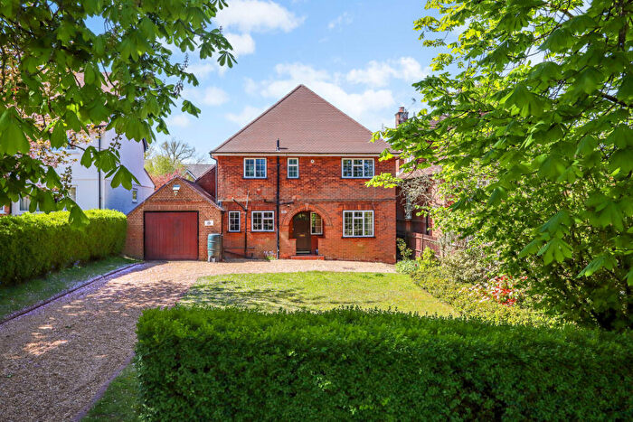 4 Bedroom Detached House For Sale In St. Johns Road, Farnham, Surrey, GU9