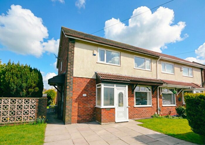 3 Bedroom Semi Detached House For Sale In Lostock Walk, Whitefield, Manchester, Lancashire, M45