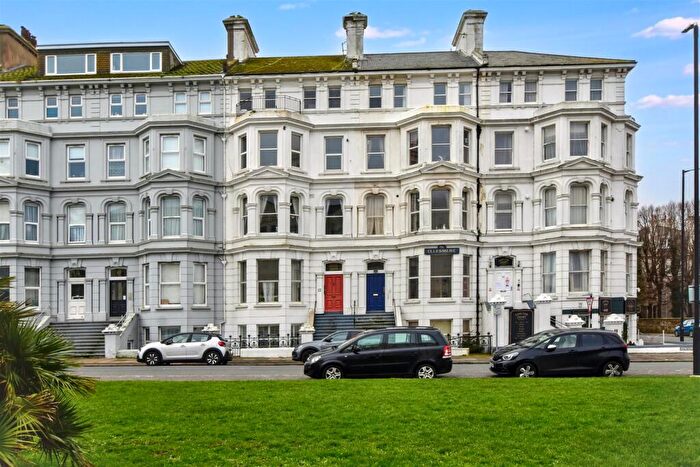 2 Bedroom Flat For Sale In Wilmington Square, Eastbourne, BN21