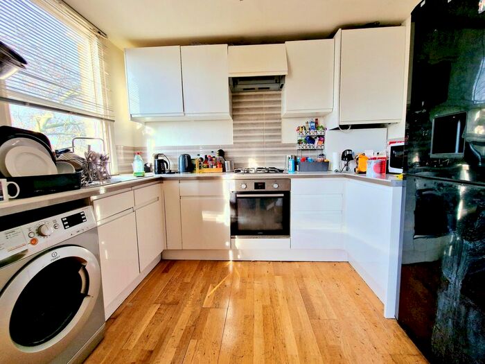 4 Bedroom Flat To Rent In Hillmarton Road, Islington, N7