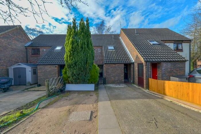 1 Bedroom Apartment To Rent In The Berries, AL4