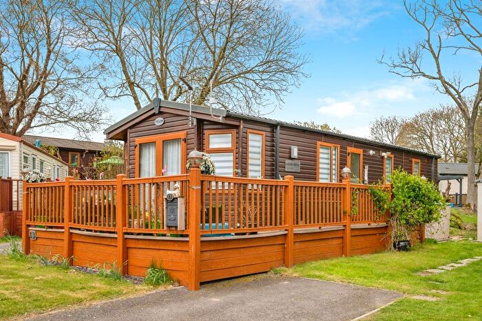 2 Bedroom Mobile/park Home For Sale In Haveringland Hall Country Park, Haveringland, Norwich, NR10
