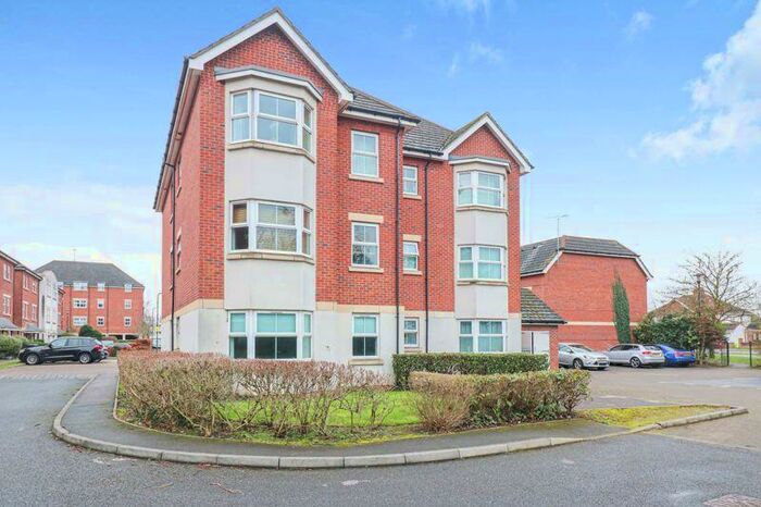 2 Bedroom Flat To Rent In Tobermory Close, Langley - Bed, Bath Ground Floor Apartment, SL3