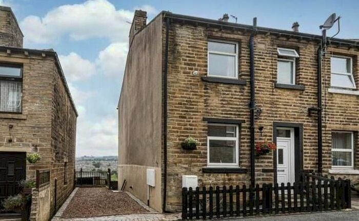 3 Bedroom Property To Rent In Longwood Gate, Longwood, Huddersfield HD3