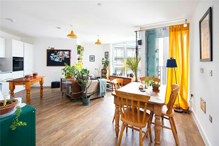 1 Bedroom Flat For Sale In Outfall Building, Bundocks Walk, Bow, London, E3