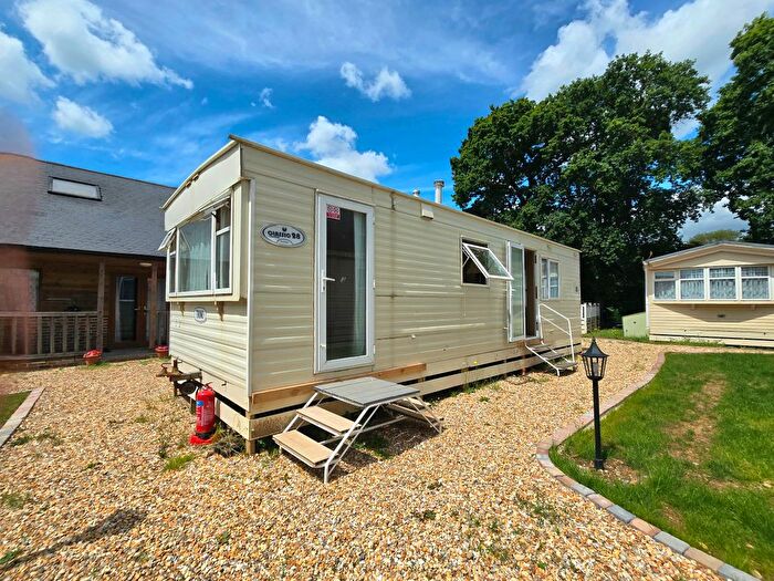 2 Bedroom Bungalow To Rent In West Fork Place, Farnham Road, Liss, GU33