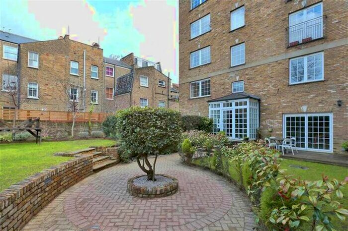 3 Bedroom Flat To Rent In Cazenove Road, London, N16