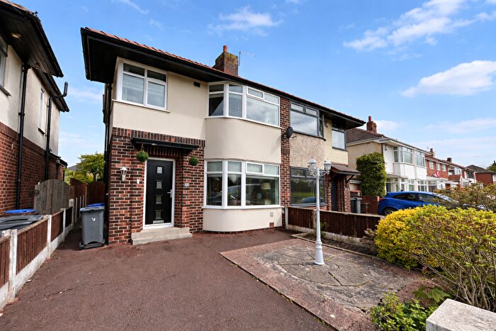 3 Bedroom Semi Detached House For Sale In Sunningdale Avenue, Blackpool, FY4