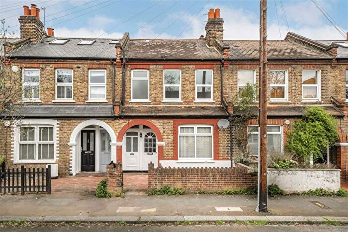 2 Bedroom Flat For Sale In Malyons Road, Ladywell, SE13