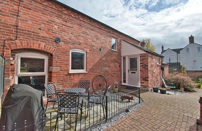 3 Bedroom Barn Conversion For Sale In The Elms, Cubley, DE6