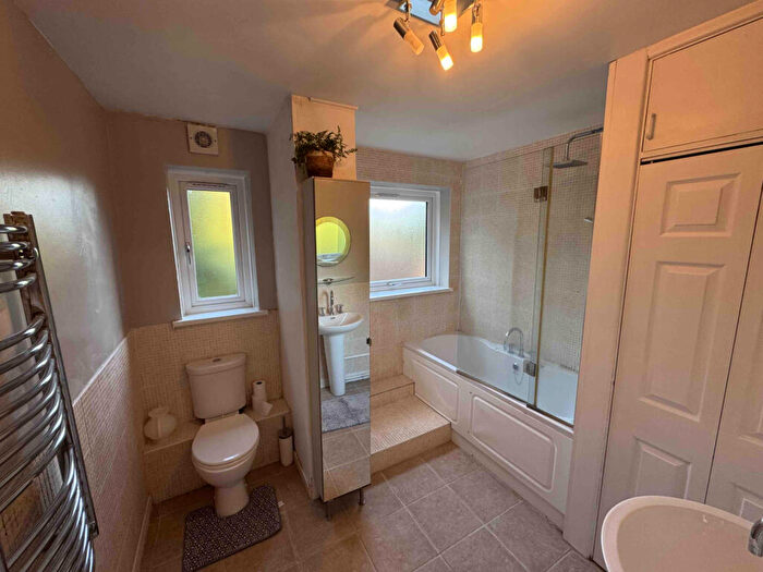 1 Bedroom Flat To Rent In Moseley Court, B13