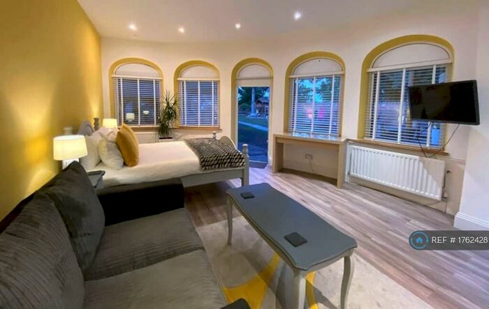 Studio To Rent In Harlestone Road, Northampton, NN5