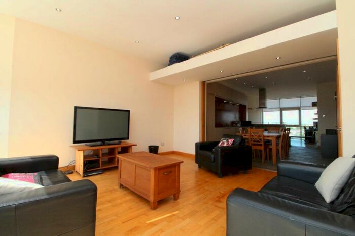 2 Bedroom Flat To Rent In Renfrew Street, Glasgow, G3