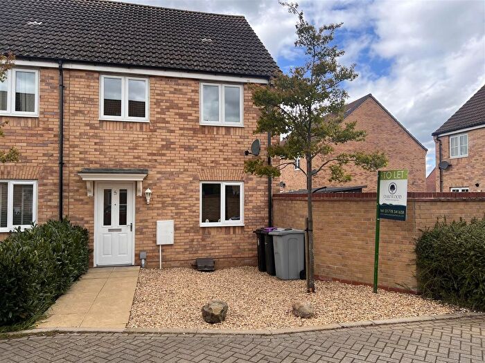 3 Bedroom Semi-Detached House To Rent In Earl Mews, Market Deeping, Peterborough, PE6