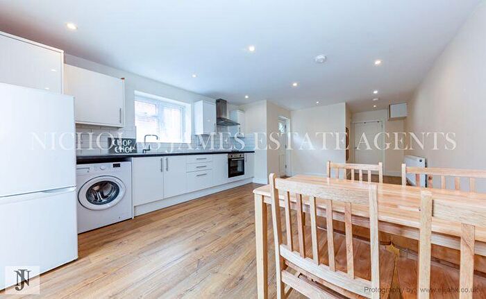 1 Bedroom Flat To Rent In Church Hill Road, East Barnet, EN4