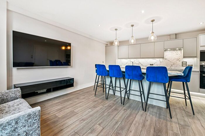 3 Bedroom Flat To Rent In Romney House, Marsham Street, SW1P