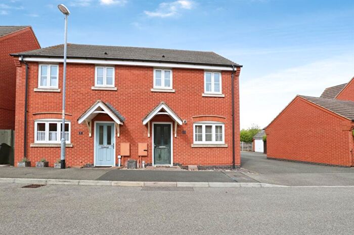 3 Bedroom Semi-Detached House For Sale In Ross Drive, Stamford, PE9
