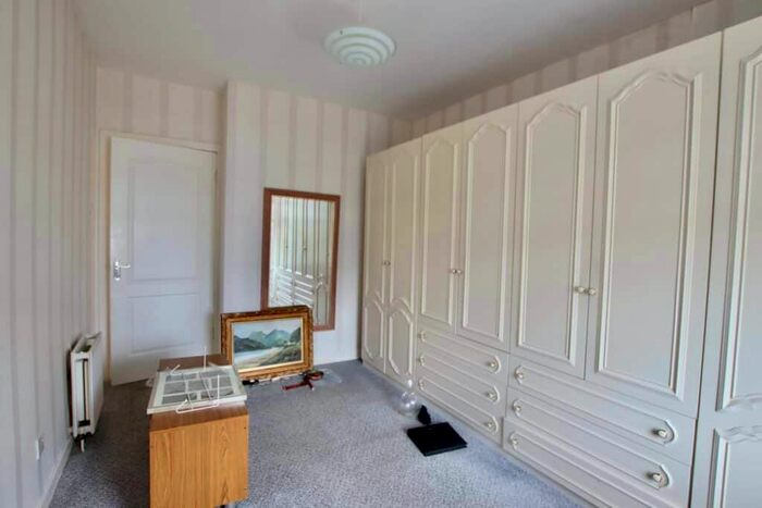 2 Bedroom Flat For Sale In Colliertree Road, Clarkston, Airdrie, ML6