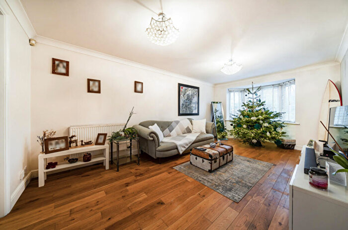 4 Bedroom Detached House For Sale In Sword Gardens, Rushy Platt, Swindon, SN5