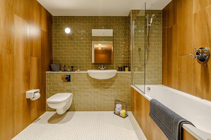 1 Bedroom Flat To Rent In Canada Gardens, Wembley, HA9