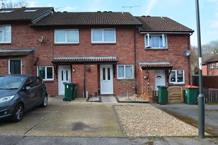 2 Bedroom House For Sale In Hunstanton Close, Ifield, RH11