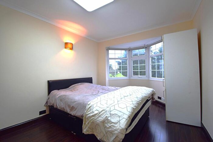 1 Bedroom Property To Rent In Downstairs Bedroom, Fairview Crescent, Harrow, HA2