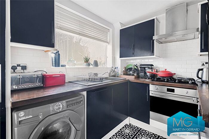 1 Bedroom Flat For Sale In Fairfield Road, London, N8