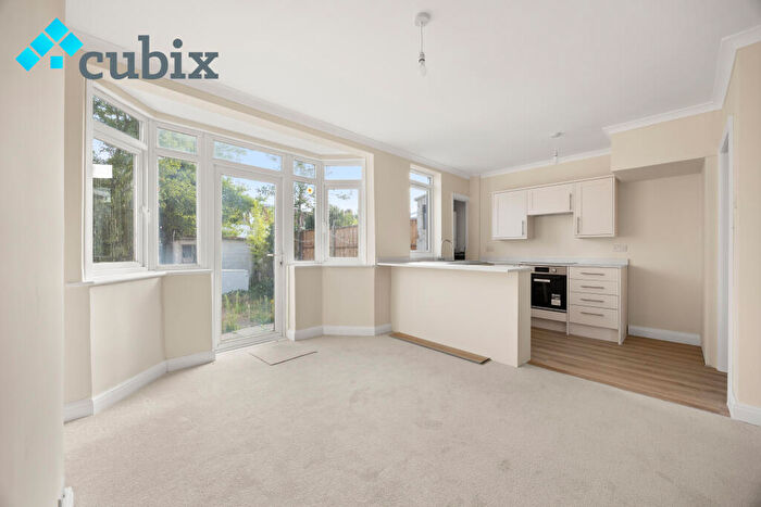 3 Bedroom Terraced House For Sale In Kew Crescent, North Cheam, Sutton, SM3