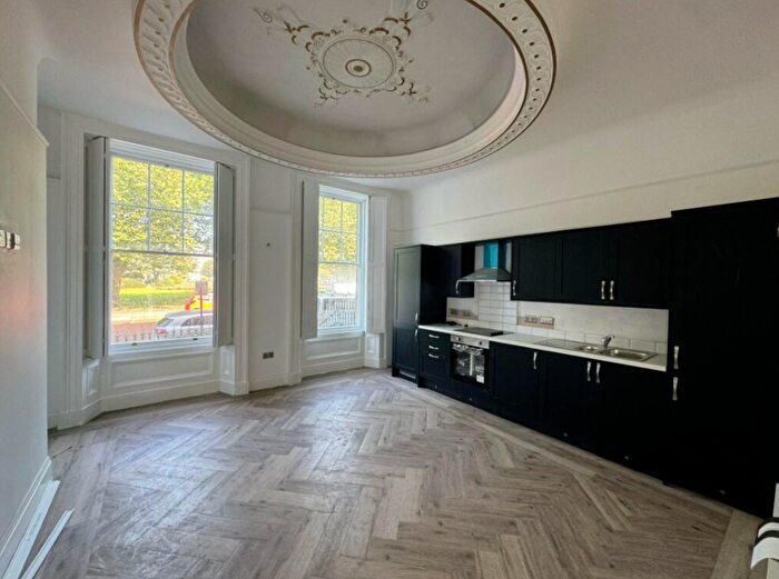 2 Bedroom Flat To Rent In Hamilton Square, Birkenhead, CH41