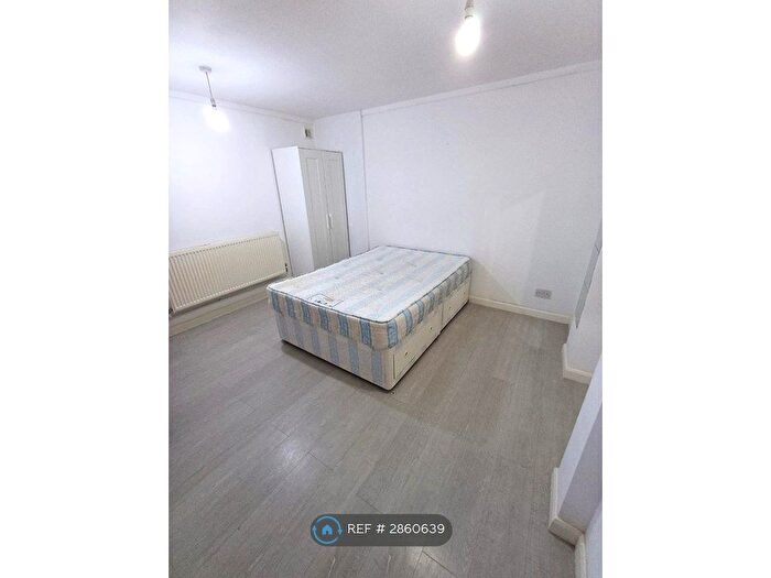 2 Bedroom Flat To Rent In Vicarage Lane, London, E15