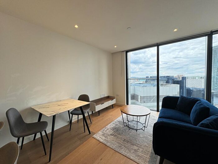 Studio To Rent In Hampton Tower, Marsh Wall, London, E14