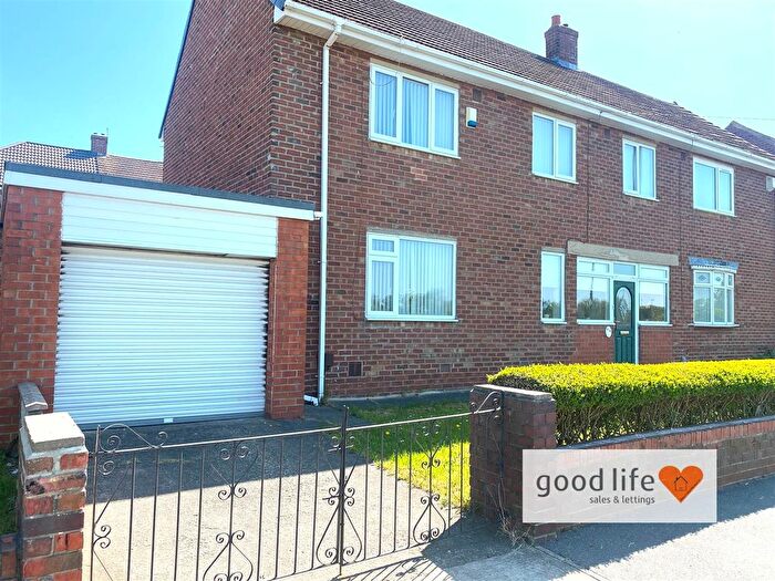 4 Bedroom Semi-Detached House For Sale In St. Lukes Road, Pallion, Sunderland, SR4