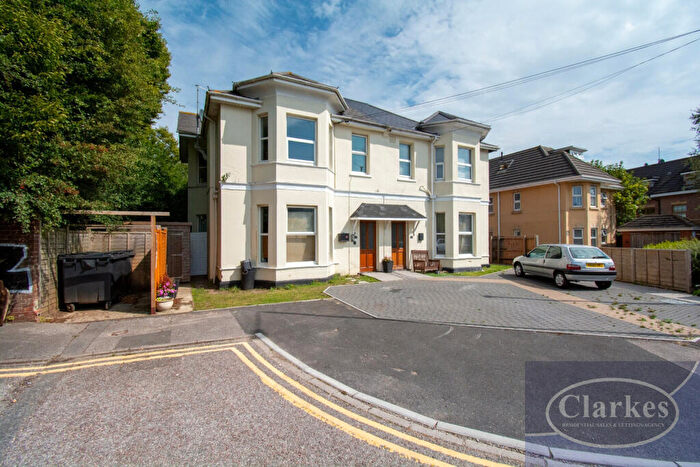 2 Bedroom Flat To Rent In Methuen Close, Springbourne, Dorset, BH8