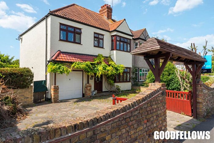 4 Bedroom House To Rent In Grennell Road, Sutton, Surrey, SM1