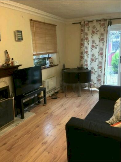 Studio To Rent In Ashley Drive, Isleworth, Greater London, TW7