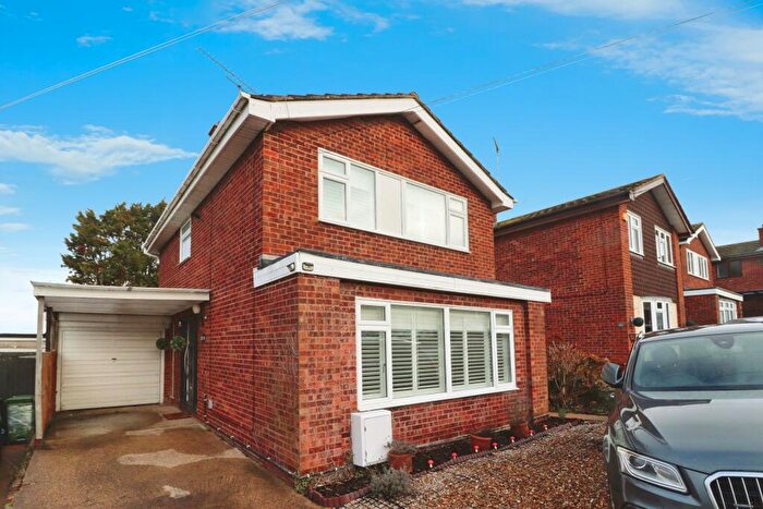 3 Bedroom Detached House For Sale In Hillside Road, Southminster, CM0