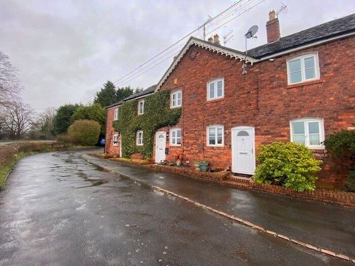 2 Bedroom Terraced House For Sale In Worcester Road, Harvington, Kidderminster, DY10