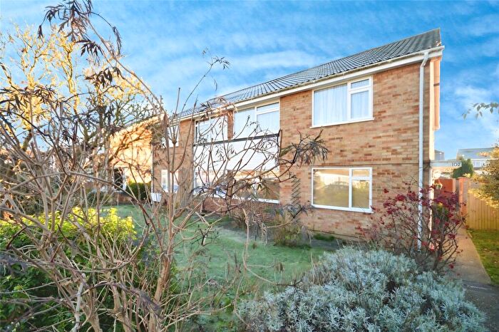 2 Bedroom Flat To Rent In Larkspur Way, Epsom, Surrey, KT19