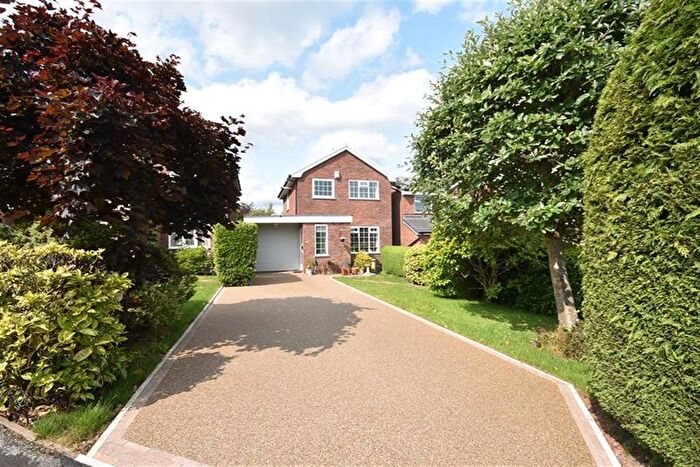 3 Bedroom Detached House For Sale In St. Austell Avenue, Macclesfield, SK10