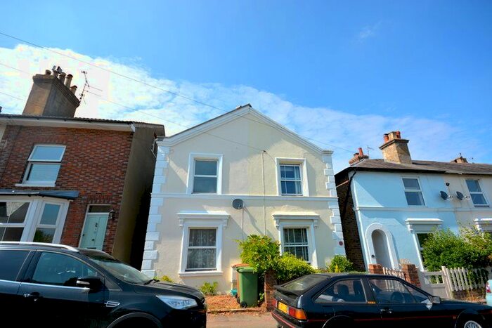 3 Bedroom Semi-Detached House To Rent In Newcomen Road, Tunbridge Wells, TN4