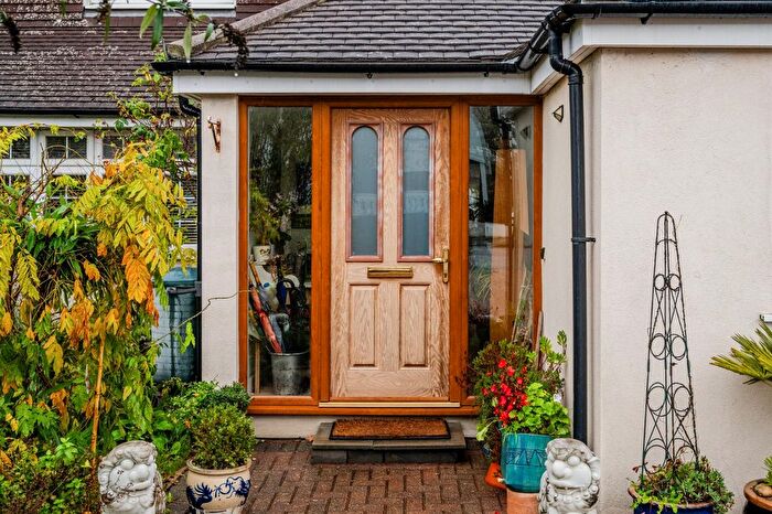 4 Bedroom Detached House For Sale In Bushey Way, Beckenham, BR3