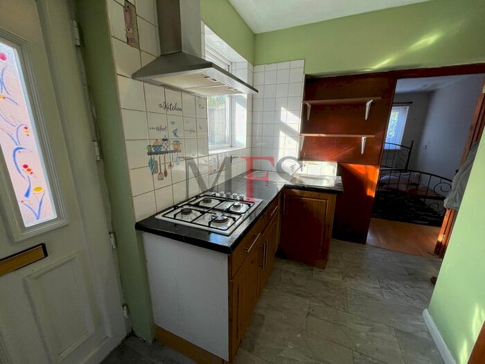 1 Bedroom Flat To Rent In Norwood Gardens, Southall, UB2