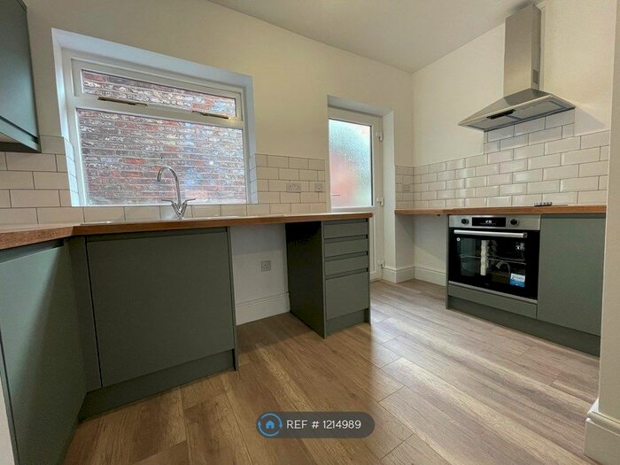 2 Bedroom Terraced House To Rent In Park Lane, Macclesfield, SK11