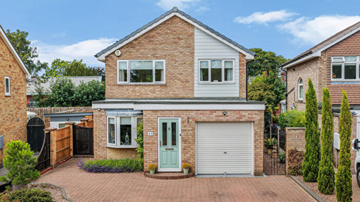 3 Bedroom Detached House For Sale In Lindholme Drive, Rossington, DN11