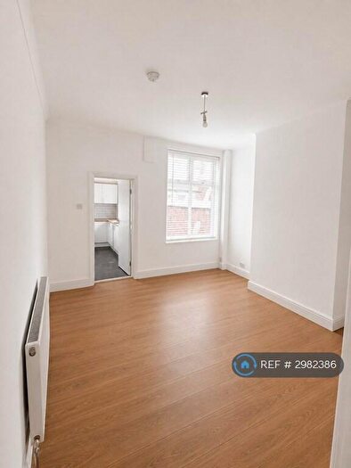 2 Bedroom Terraced House To Rent In Welford St, Salford, M6
